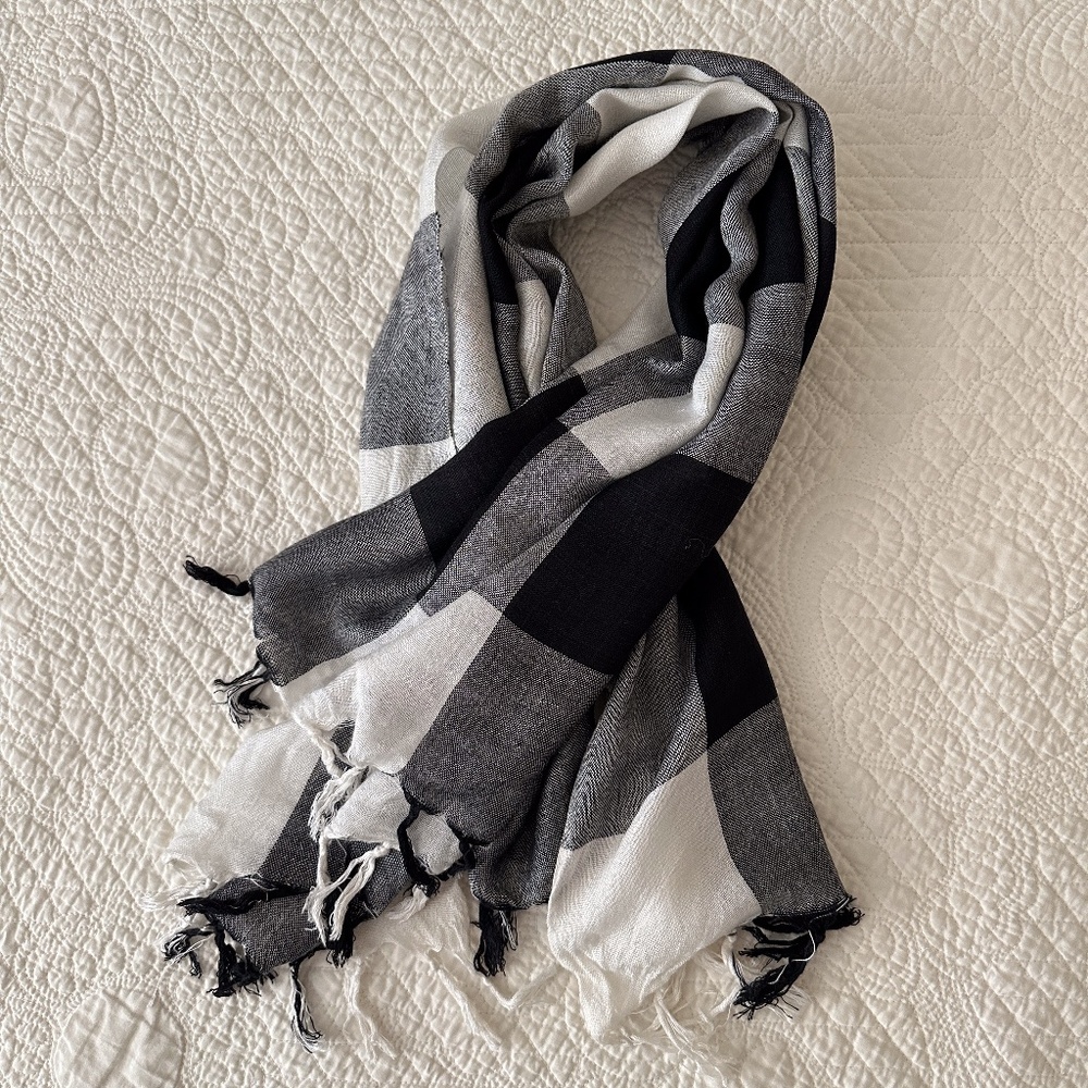 Urban Outfitters Gingham Utah Plaid Checkered Scarf Black White Fringe